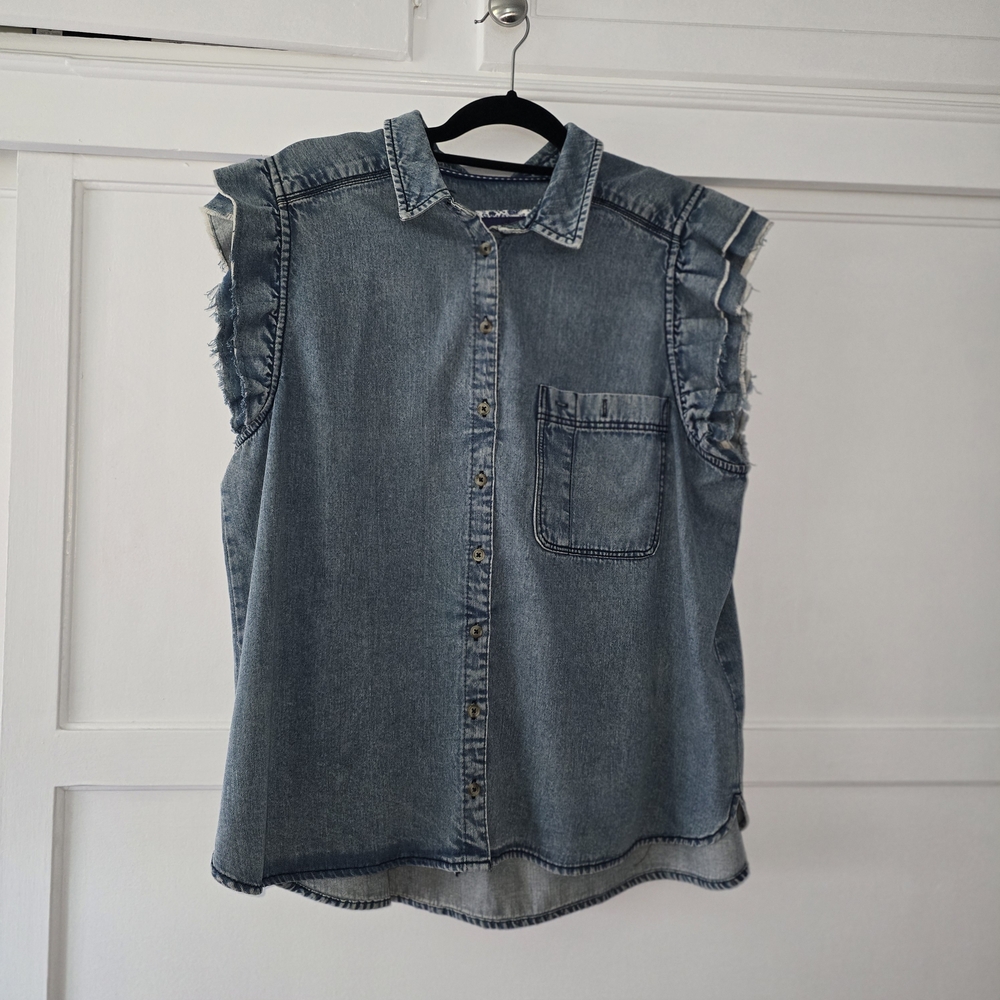 NWT Pilcro Short Sleeve With Ruffles Denim Button-Down Top